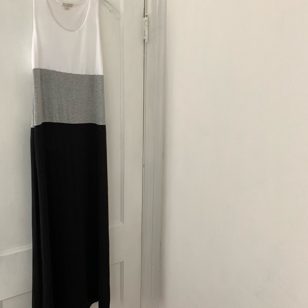 GAP White and Gray Sheath Maxi Dress Sleeveless Scoop Neck